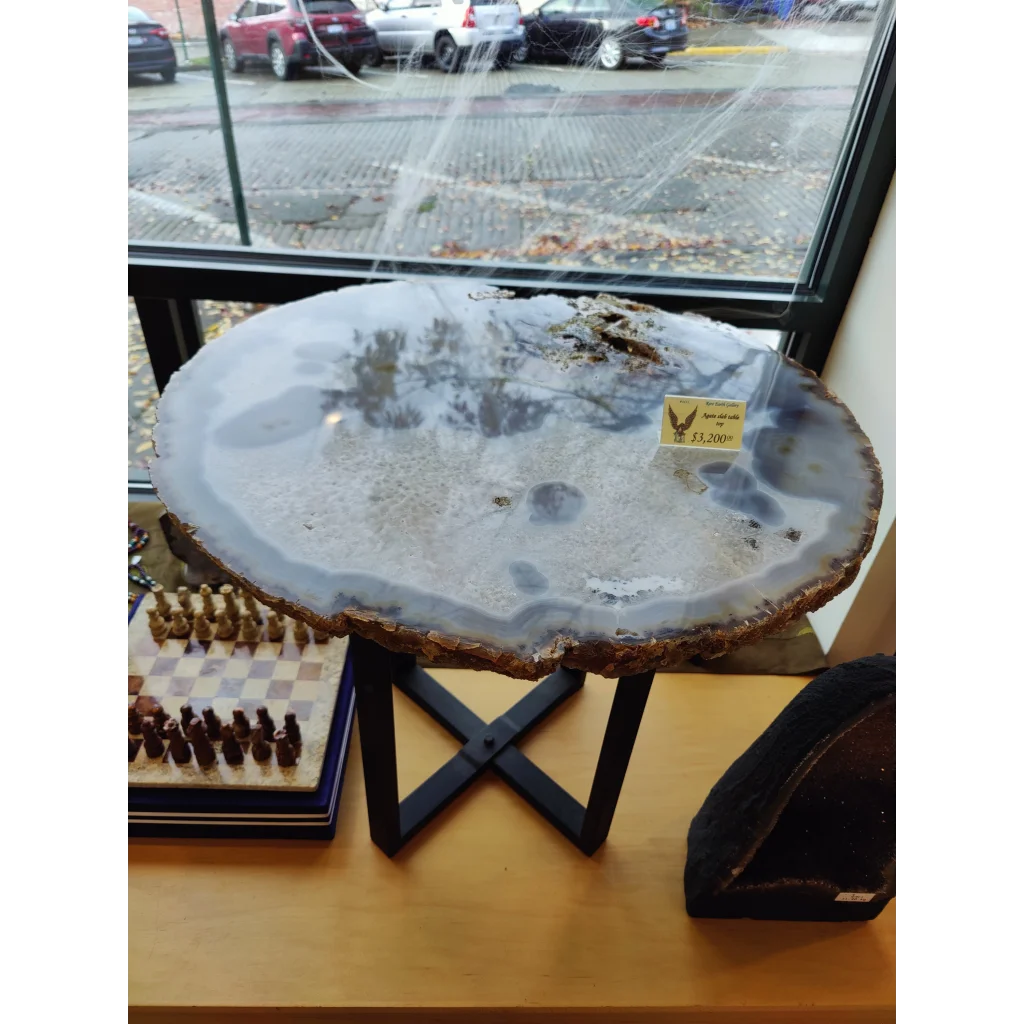 Polished XL agate quartz slab table on black metal legs