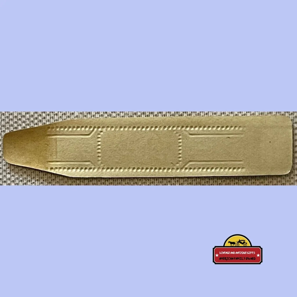 Golden metallic bookmark with beautiful patterns from Rare Antique Vintage Manila Blunts Cigar Band