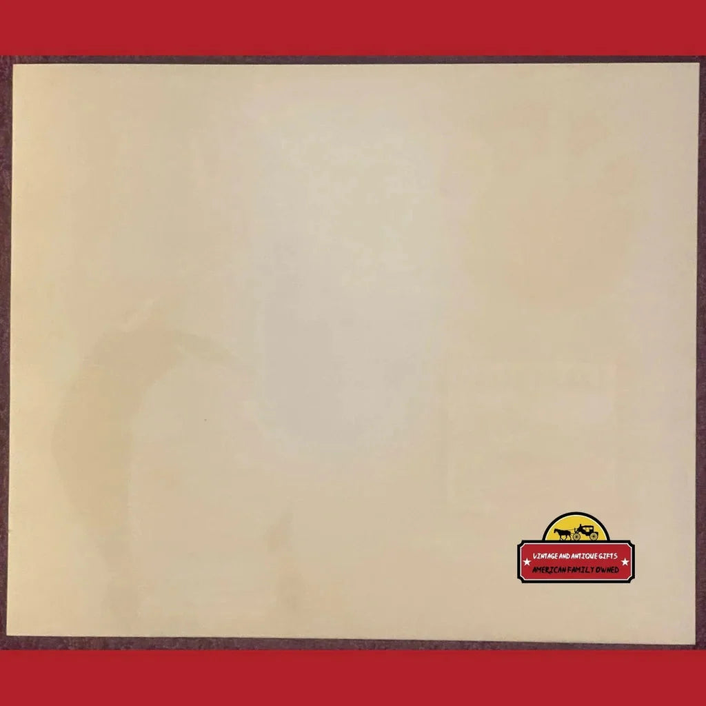 Beige crate label featuring Skookum Lake Chelan logo in the corner