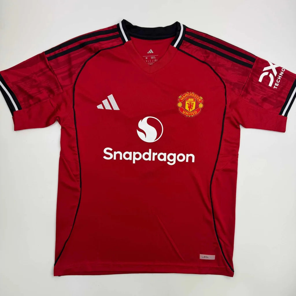 Autographed Bruno Fernandes Manchester United Red Soccer Jersey Beckett BAS COA | Authenticated Signed Sports Jersey | vintageantiquesgifts.com