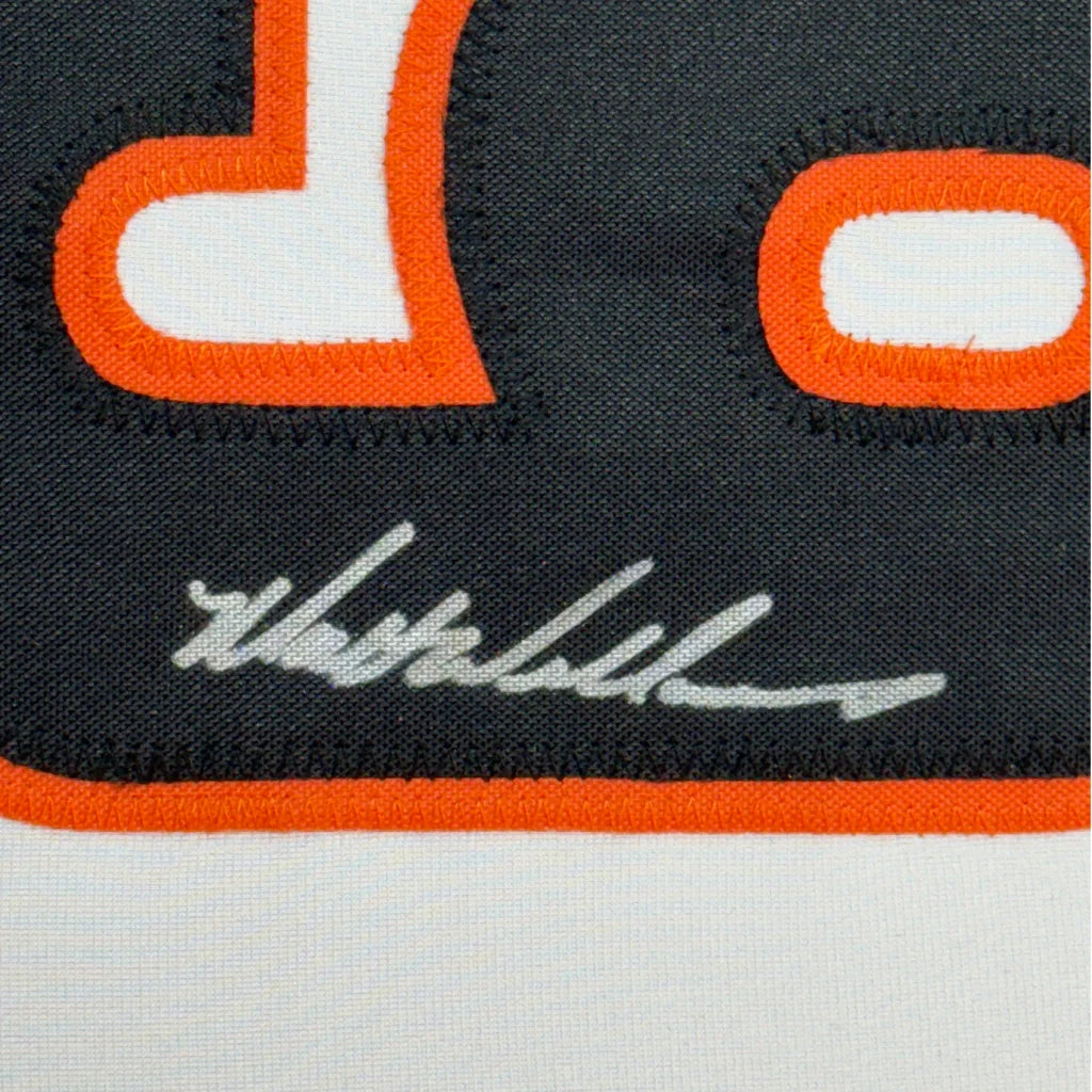 Fabric jersey with embroidered numbers and white autograph in Matt Williams Giants display