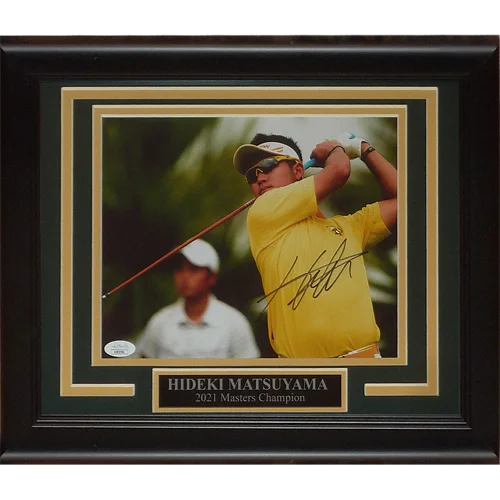 Hideki Matsuyama signed Masters golf photo in gold black frame