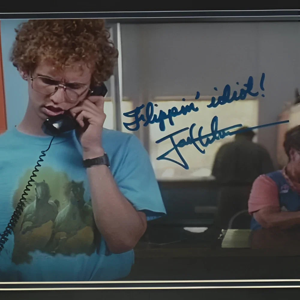 Jon Heder autographed Napoleon Dynamite photo with light blue t-shirt graphic of two horses