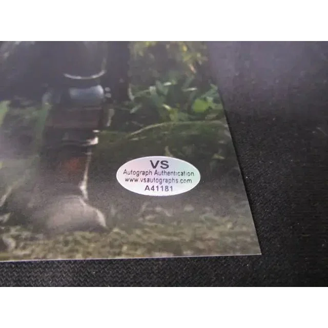 Pedro Pascal signed Mandalorian 8x10 photo with authentication sticker Star Wars authentic