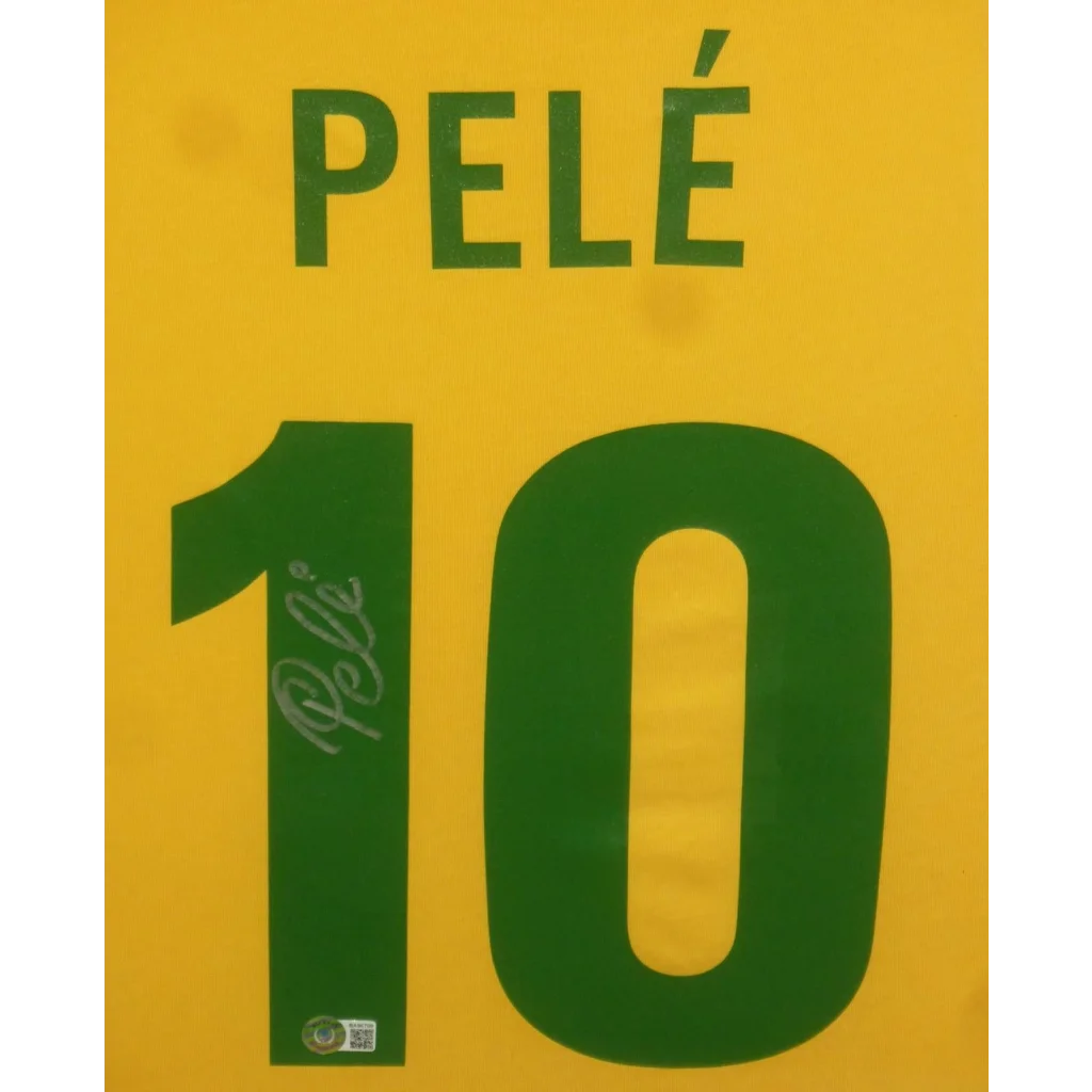 Autographed Brazil soccer Pelé jersey in deluxe frame