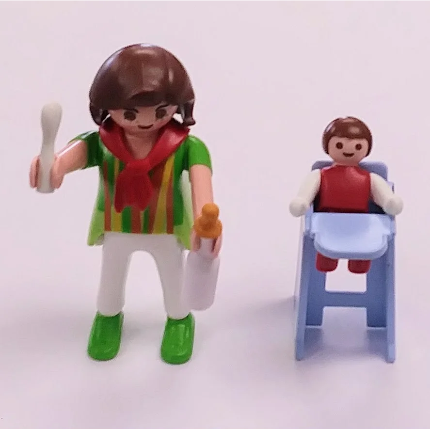 Playmobil Set 3208 mother and child in colorful play adventure