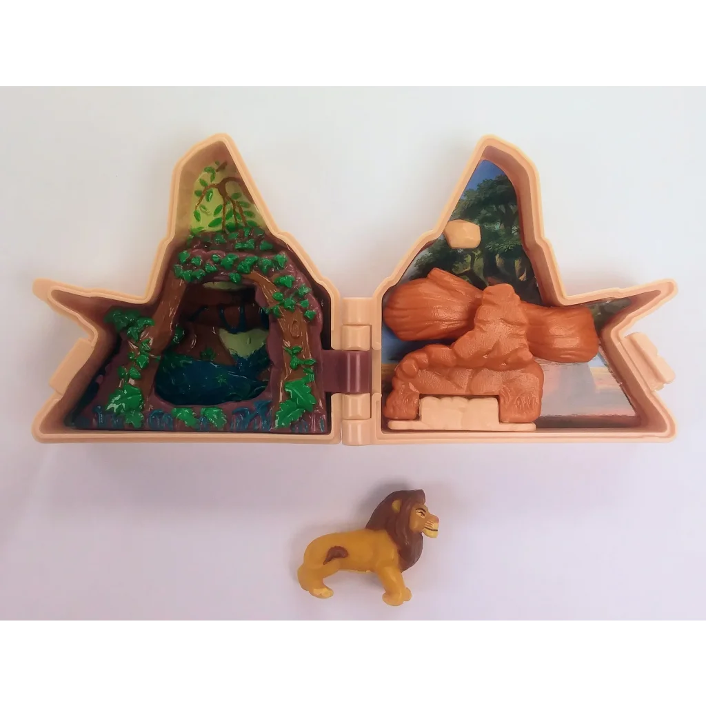 Vintage Lion King Pride Rock playset toy box with tan lid and jungle scene