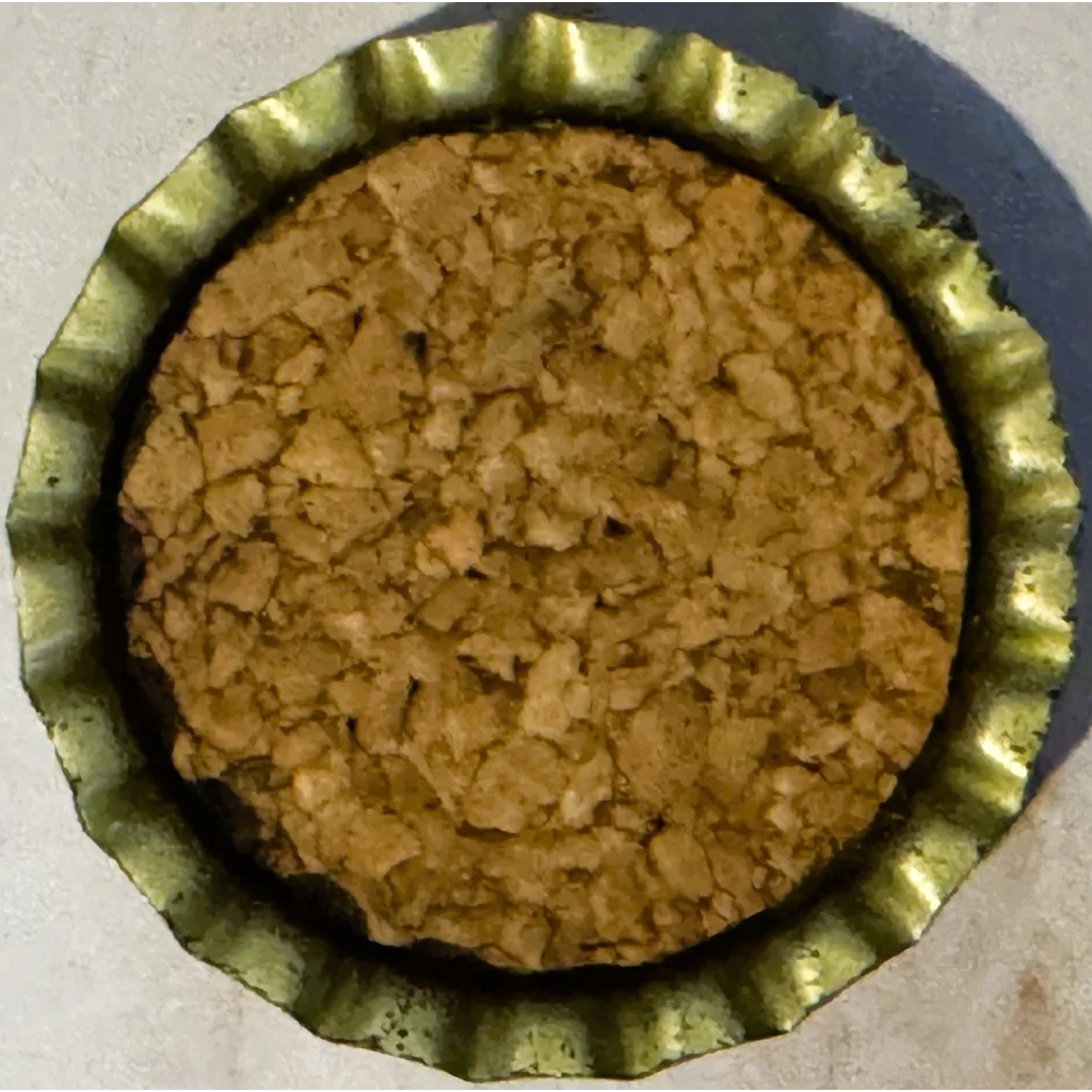 Cork-filled cream soda bottle cap from Maryland 7up Plant, rare sun drop soda cap