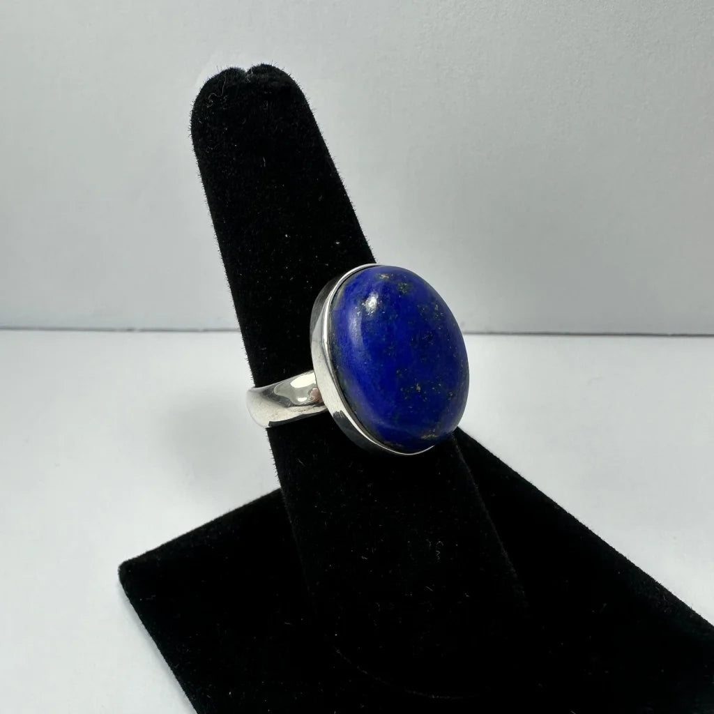 Stunning silver lapis lazuli ring with oval blue stone, size 7