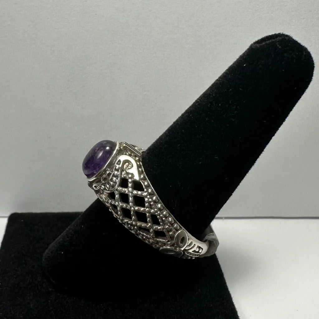 Stunning sterling silver amethyst ring with filigree band