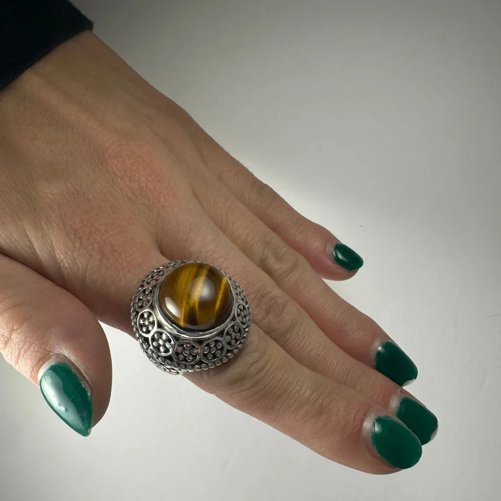 Stunning silver tiger eye ring with ornate filigree design