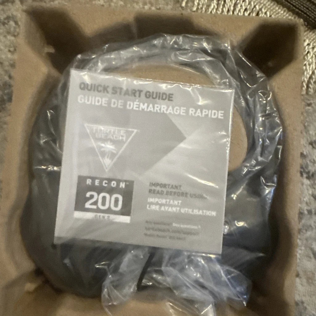 Turtle Beach Recon 200 headset black coiled cable with quick start guide label
