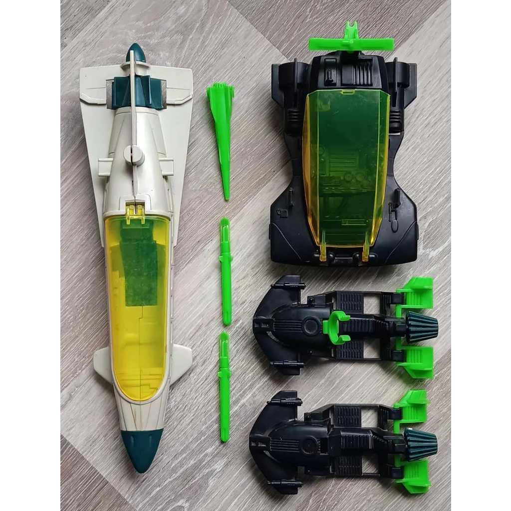 Vintage 1990 Cobra Hammerhead green yellow spaceship toy with detachable plastic parts