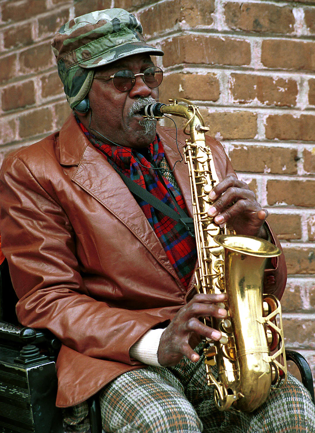 Golden saxophone evoking Roaring Twenties social movements