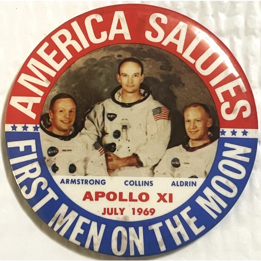 Rare Apollo XI button in Copenhagen snuff tin rarities collection