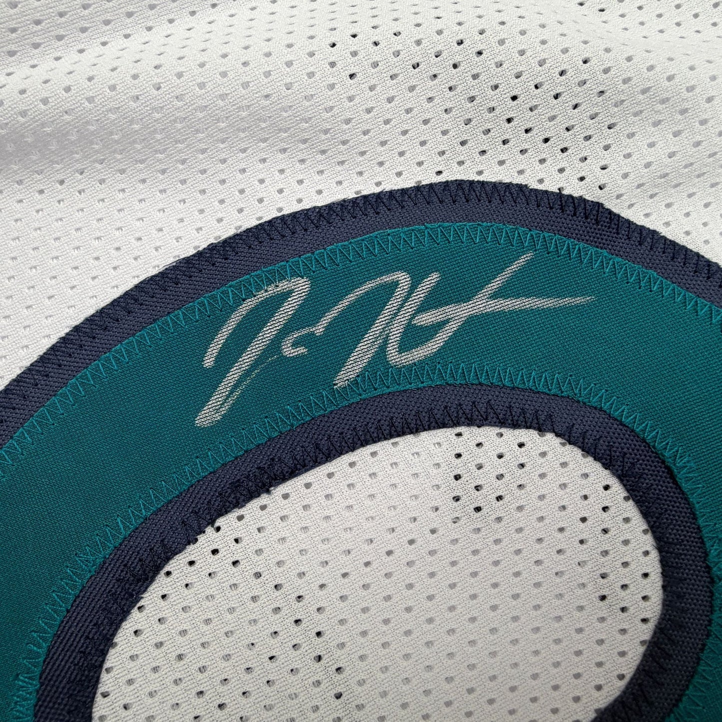 Autographed/Signed Donte Divincenzo Minnesota White Basketball Jersey Beckett BAS COA
