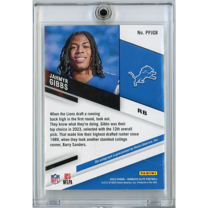 2023 Panini Donruss Elite Pen Pals Black Gold Ink Jahmyr Gibbs #PPJGB Autograph Rookie RC Football Card | Certified Authentic Signed Memorabilia | vintageantiquesgifts.com