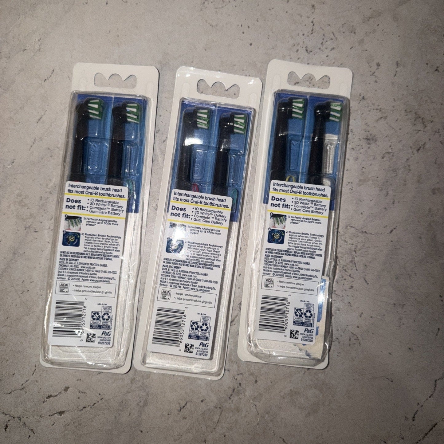 Oral-B CrossAction Toothbrush Replacement Heads, Black — 3 Packs (6 Heads Total)