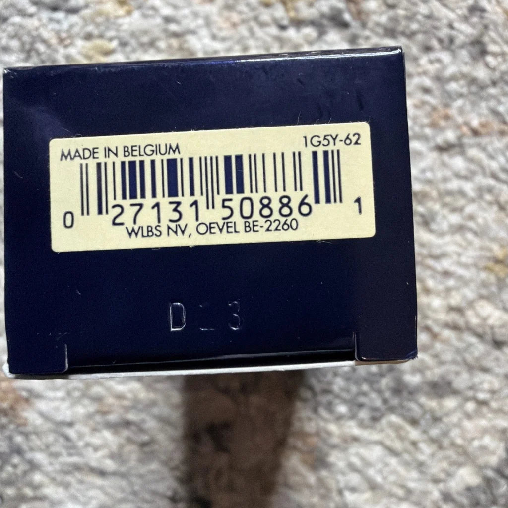 Estee Lauder Double Wear Cool Vanilla foundation box back, made in Belgium