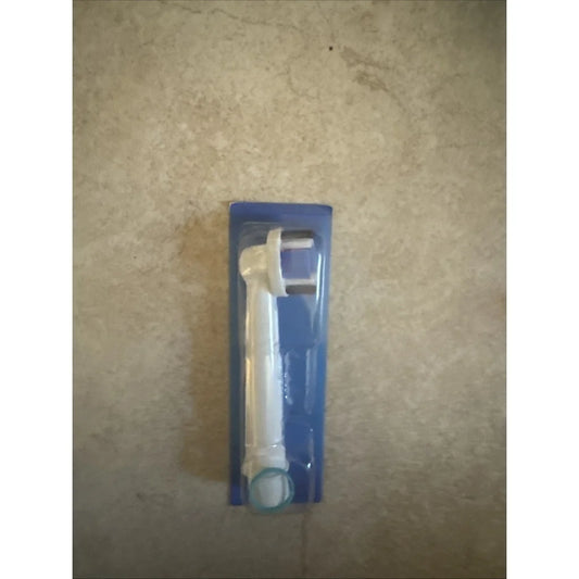 6 Oral-B replacement electric toothbrush heads white head in blue pack