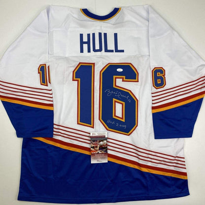 Autographed Brett Hull HOF 2009 St. Louis Retro White Hockey Jersey JSA COA