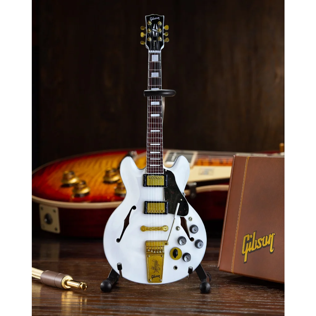 Axe Heaven® Alex Lifeson Signature white Gibson Les Paul guitar model