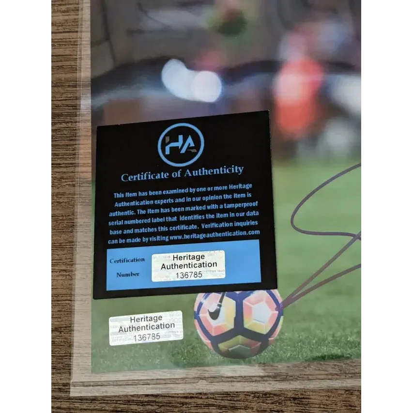 Certificate of authenticity for Andrés Iniesta autographed 8x10 photo Barcelona Legend