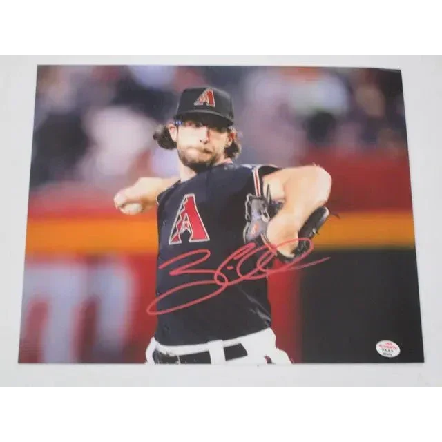 Autographed Arizona Diamondbacks signed 8x10 photo with PAAS COA for collectors