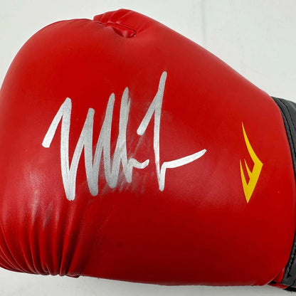 Red Everlast boxing glove with silver autograph and yellow logo for authentic style