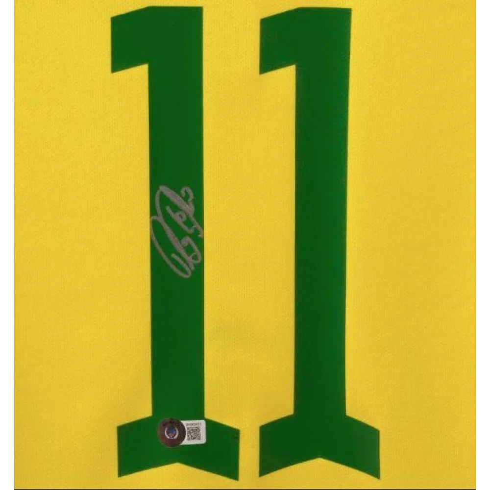 Yellow Raphinha Brazil jersey with green 11 number and autograph, authentic signed gear