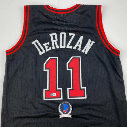 Autographed DeMar DeRozan Chicago black custom jersey with number 11