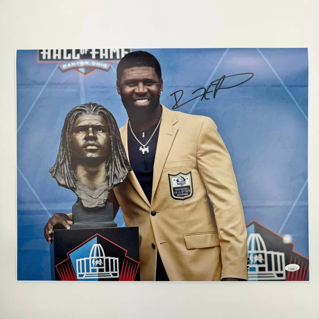 Autographed Devin Hester Hall of Fame Chicago Bears 16x20 Football Photo JSA COA | Hall of Fame Sports Memorabilia | vintageantiquesgifts.com
