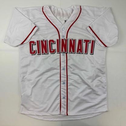 White short-sleeved baseball jersey with red piping, custom jersey for professional sports league