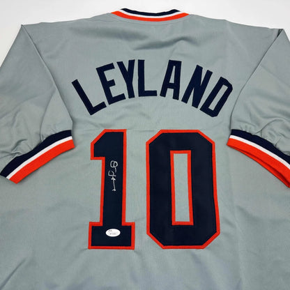 Autographed Jim Leyland Detroit Grey Baseball Jersey JSA COA | Certified Authentic Signed Memorabilia | vintageantiquesgifts.com