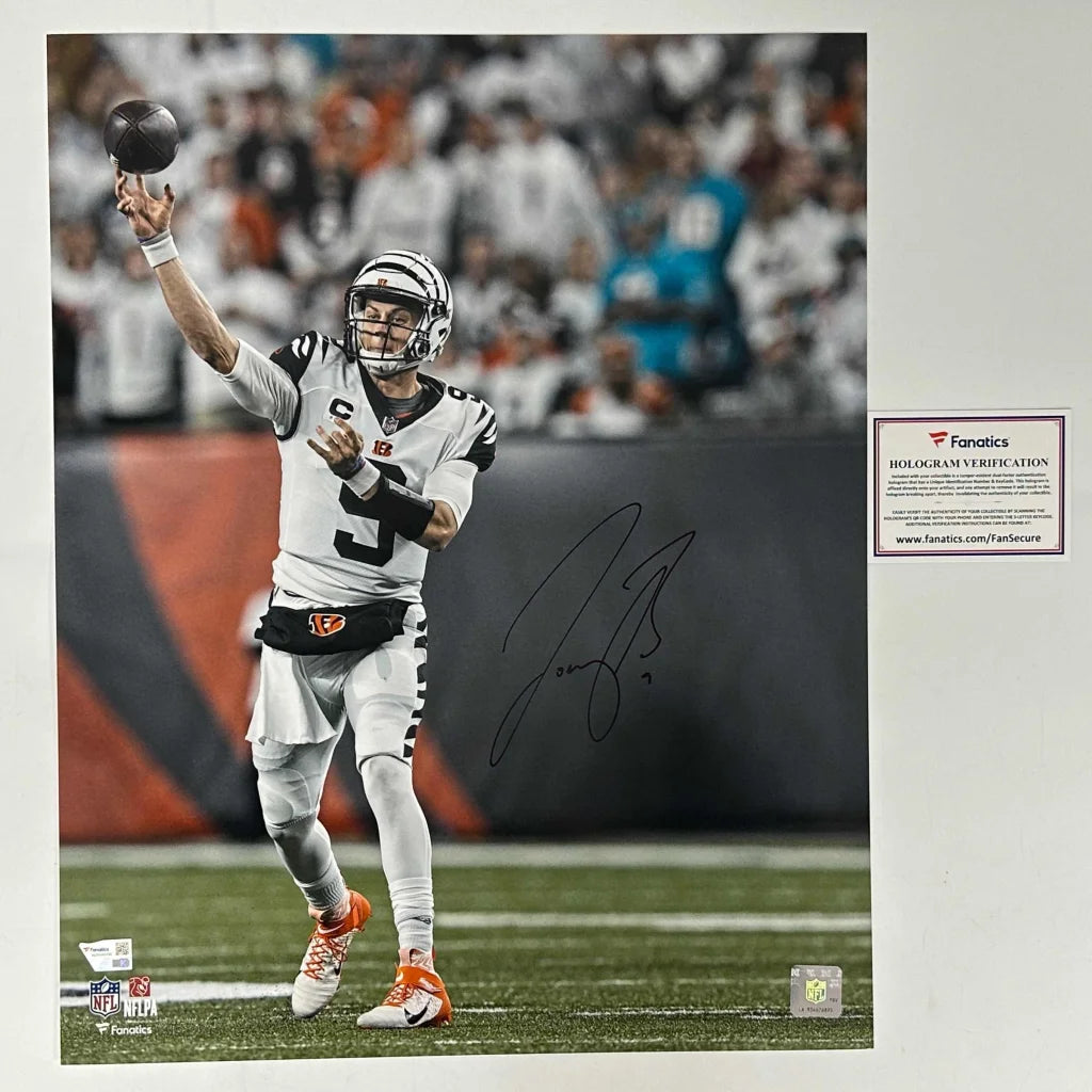 Autographed Joe Burrow Cincinnati Bengals 16x20 Football Photo Fanatics COA | Hall of Fame Sports Memorabilia | vintageantiquesgifts.com