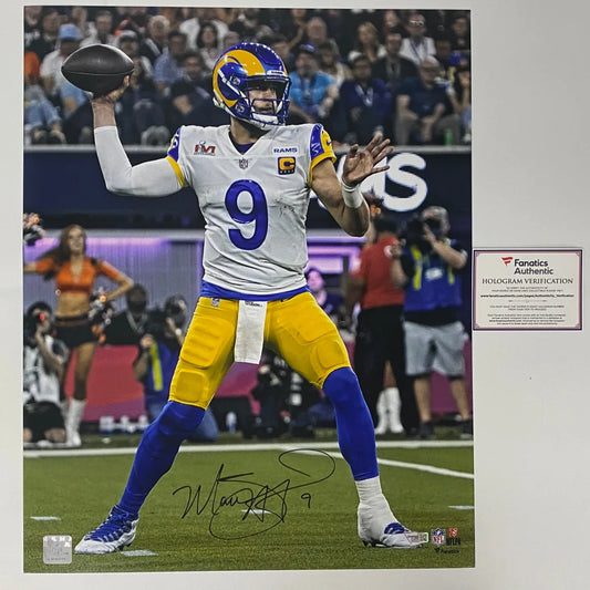 Autographed Football Player Photo with Third Party Authentication for authenticity