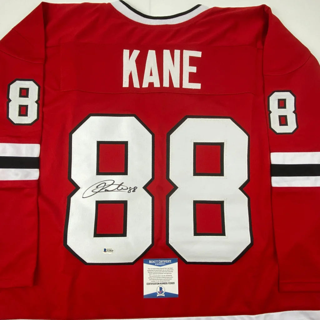 Red Patrick Kane Chicago custom jersey signed by Beckett BAS with 88 and Kane on back
