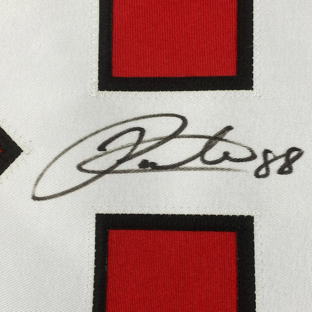 Autographed Patrick Kane Chicago custom jersey with number 88 and Beckett BAS certification