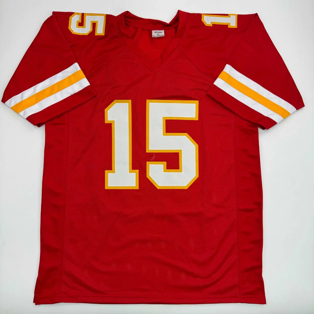 Autographed Patrick Mahomes red Chiefs custom jersey with number 15