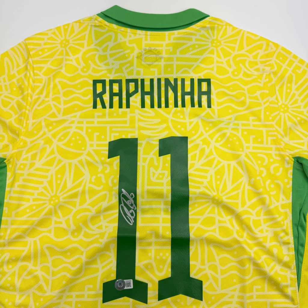 Yellow Brazil national football team custom jersey with Raphinha 11 for professional sports league