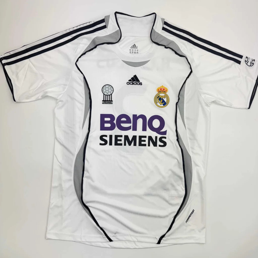 Autographed Roberto Carlos Real Madrid White Soccer Jersey Beckett BAS COA | Authenticated Signed Sports Jersey | vintageantiquesgifts.com