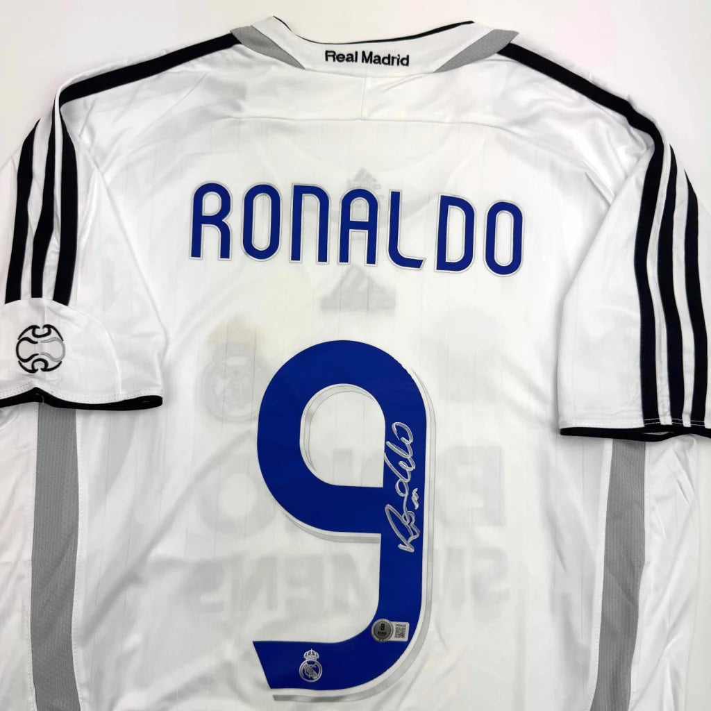 Autographed Ronaldo Nazario Real Madrid white custom jersey back, Beckett COA