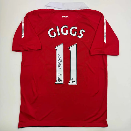Autographed Ryan Giggs Manchester United Red Soccer Jersey Beckett BAS COA | Hall of Fame Sports Memorabilia | vintageantiquesgifts.com