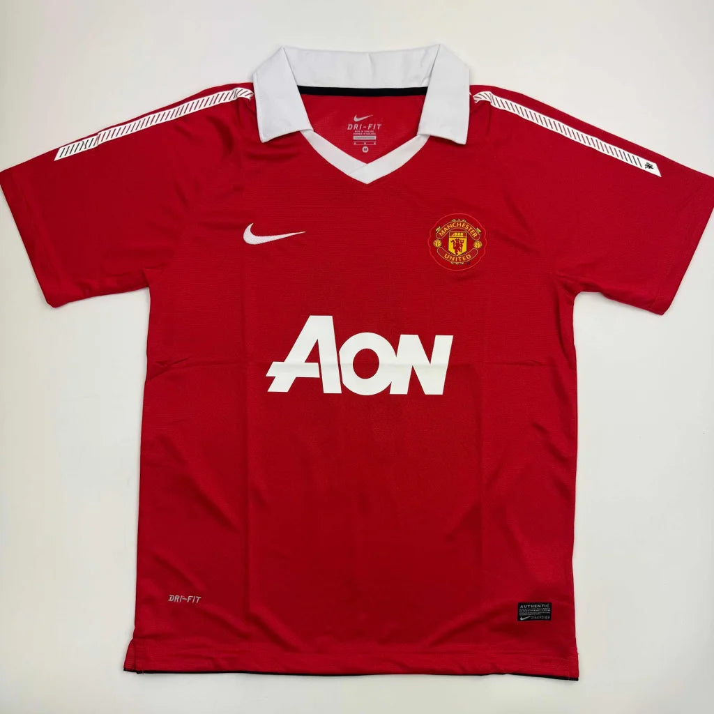 Autographed Ryan Giggs Manchester United Red Soccer Jersey Beckett BAS COA | Authenticated Signed Sports Jersey | vintageantiquesgifts.com