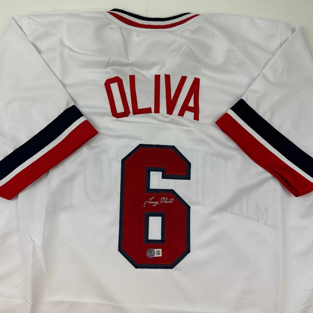 Custom jersey Oliva Minnesota White with autograph, Beckett BAS COA, perfect collectible