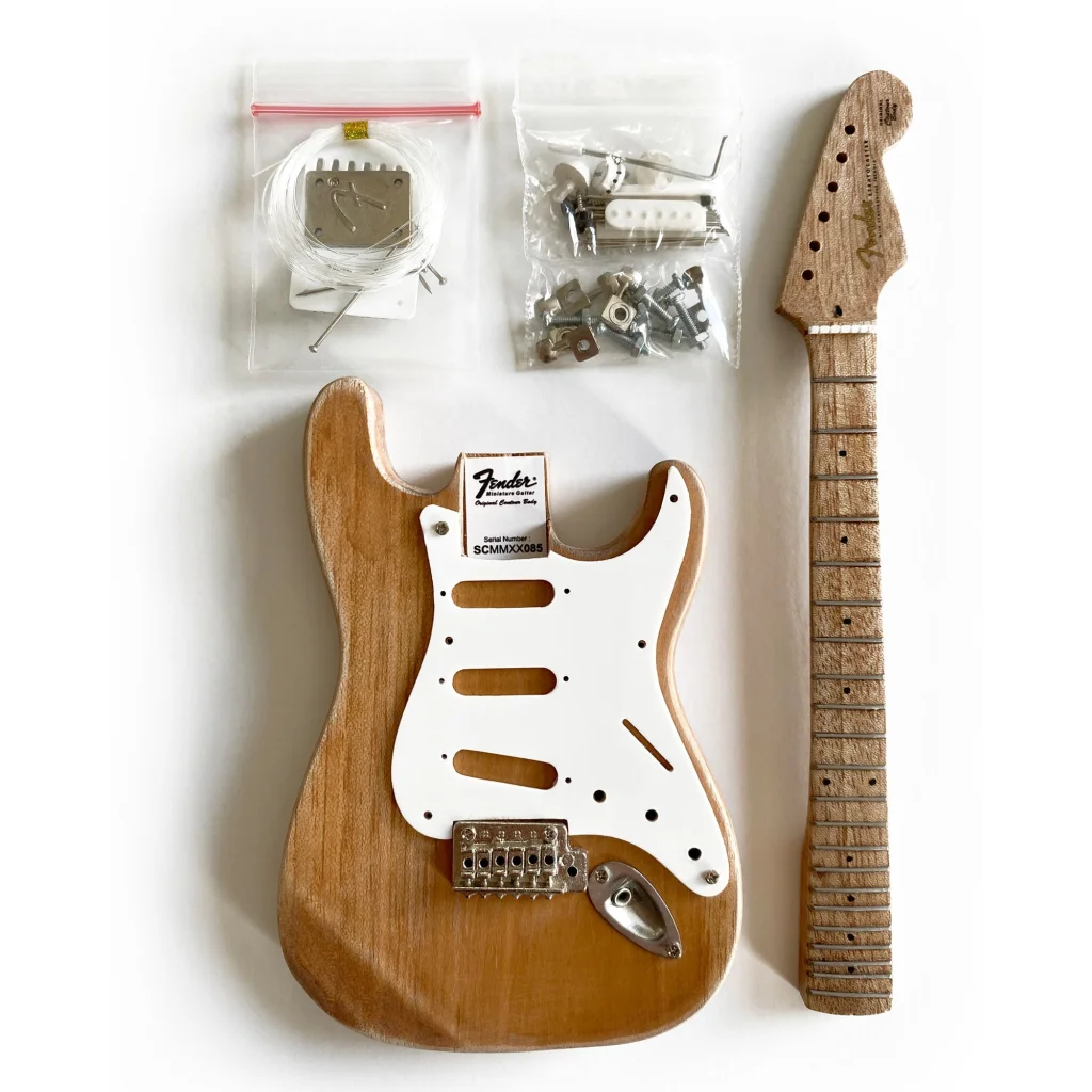 Axe Heaven Fender Strat mini guitar kit with case