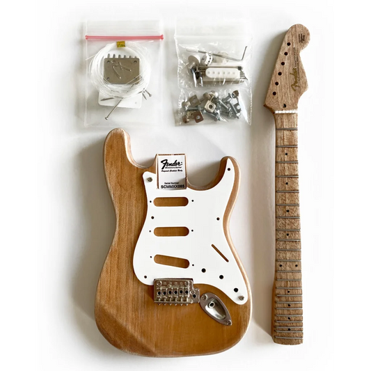 Axe Heaven Fender Strat mini guitar kit with case