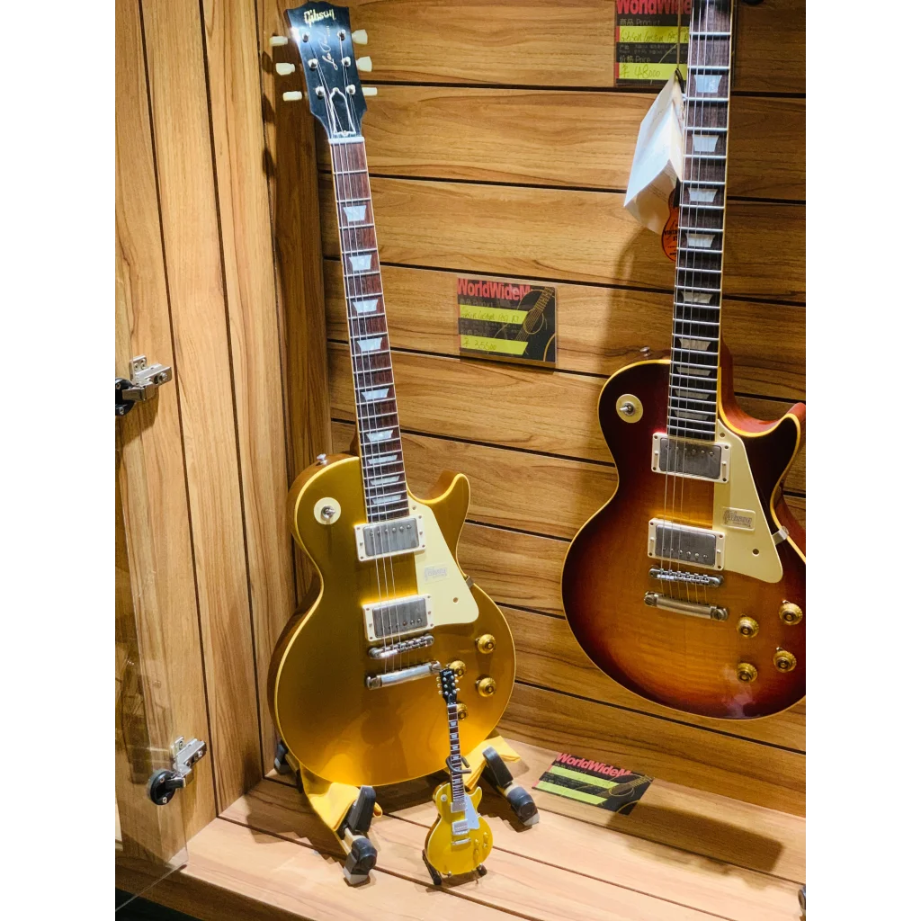 Axe Heaven Les Paul Gold Top miniature replica guitar