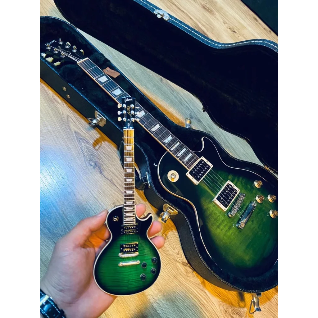 Axe Heaven® miniature replica green Les Paul guitar model