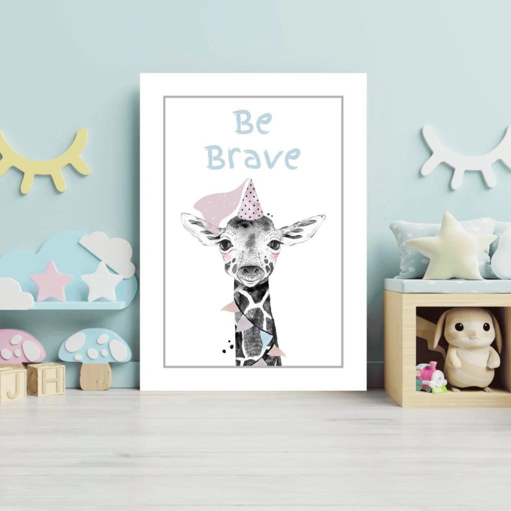 Be brave giraffe insigne aluminum print with party hat